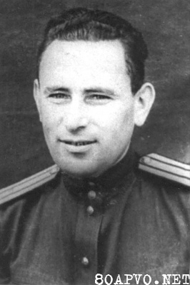 Командир 100-го ОБ ВНОС капитан Березань И. C.